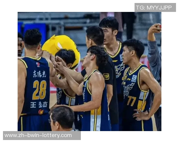 广东队迎来强援加盟28岁中锋与29岁后卫助力杜锋冲击冠军